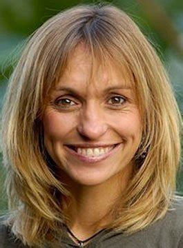 how old is michaela strachan